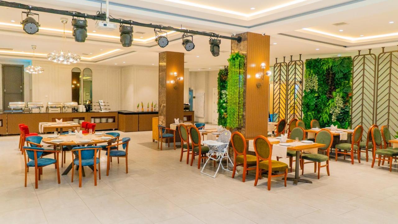 Grand Midway Hotel Baku Exterior foto