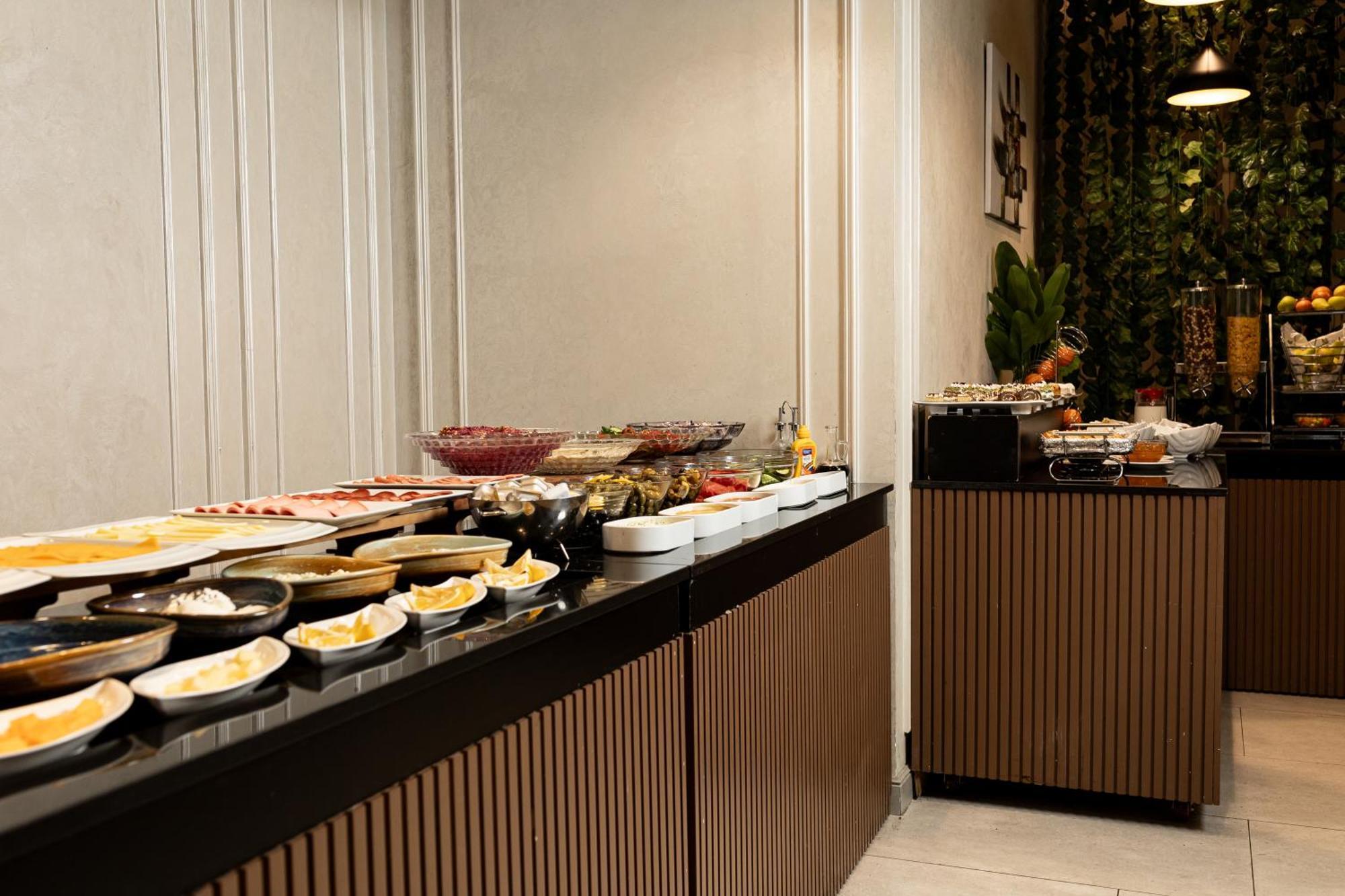 Grand Midway Hotel Baku Exterior foto